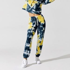 Carbon38 yellow and navy tie dye joggers, size S, new with tags on - never worn!